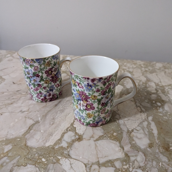 Vintage ENGLAND / Taylor & Kent / Elizabethan Chintz Cup Set of 2 - Picture 6 of 7